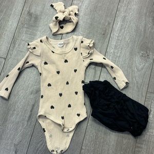 3 piece set that includes ruffle shorts/diaper cover long sleeve shirt and hair
